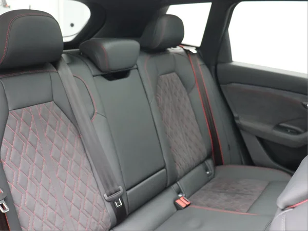 AUDI Q6 e-tron (2025) — foto 4 van 21