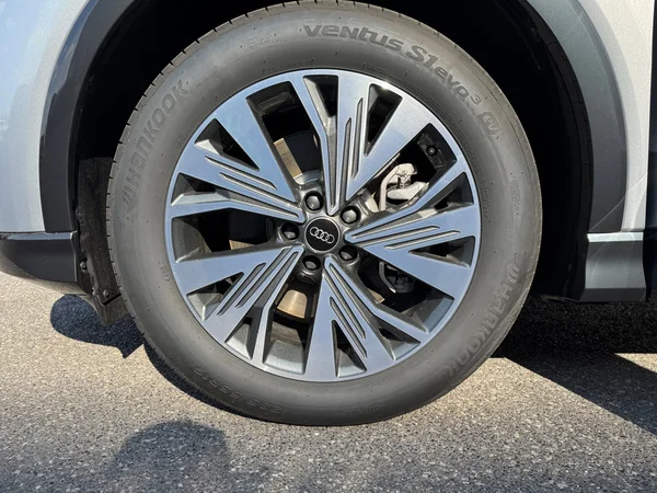 AUDI Q4 Sportback e-tron (2024) — foto 16 van 25