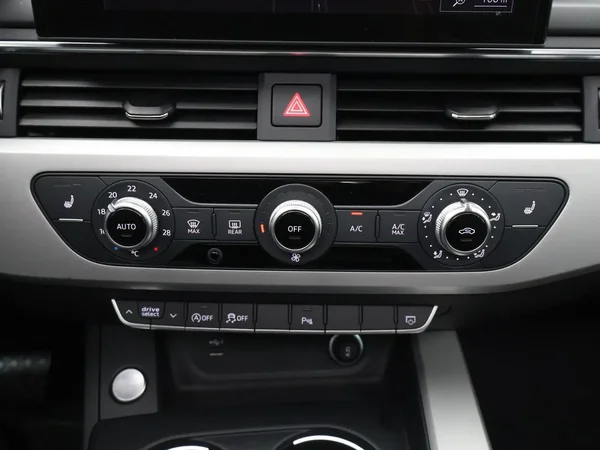 Audi A4 (2024) — foto 15 van 29