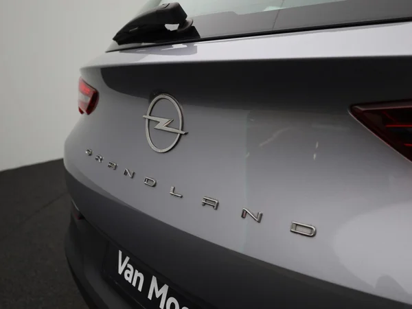 Opel Grandland (2022) — foto 20 van 34