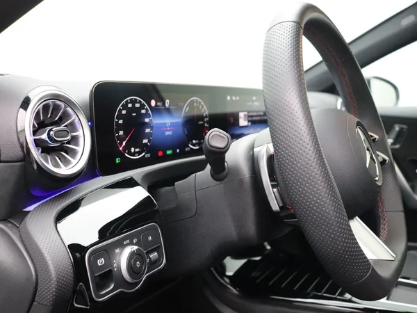 Mercedes-Benz A-Klasse (2025) — foto 15 van 38