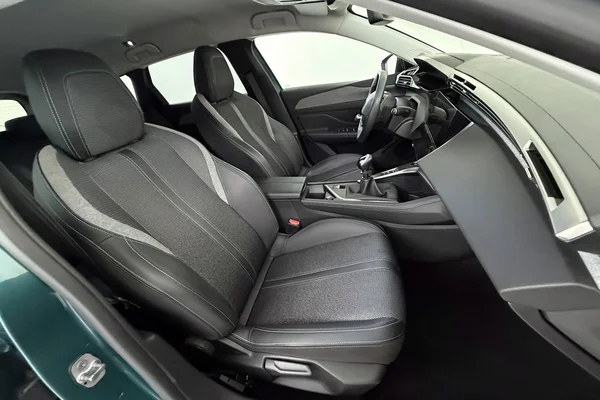 Peugeot 308 SW (2022) — foto 2 van 29