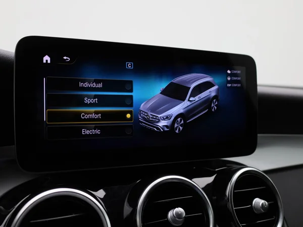 Mercedes-Benz GLC (2021) — foto 22 van 44