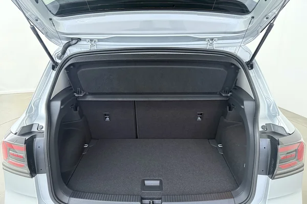 Volkswagen T-Cross — foto 13 van 17
