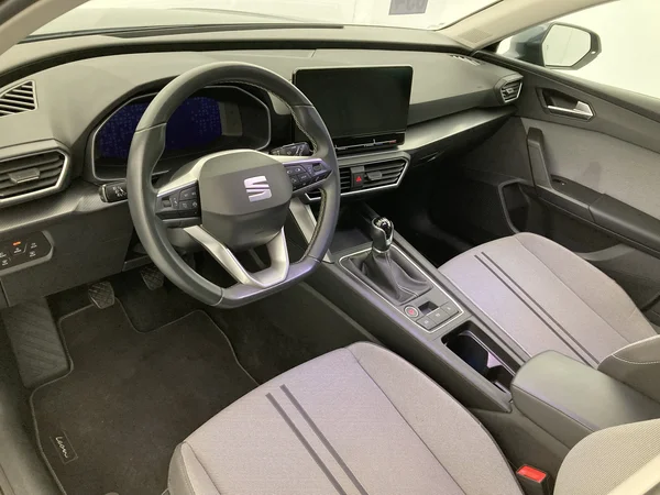 SEAT Leon (2022) — foto 7 van 36