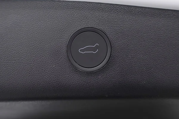 Tesla Model 3 (2023) — foto 8 van 83