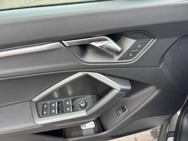 AUDI Q3 Sportback (2025) — foto 6 van 20