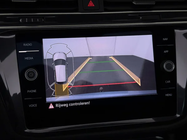 VOLKSWAGEN Tiguan (2023) — foto 11 van 33