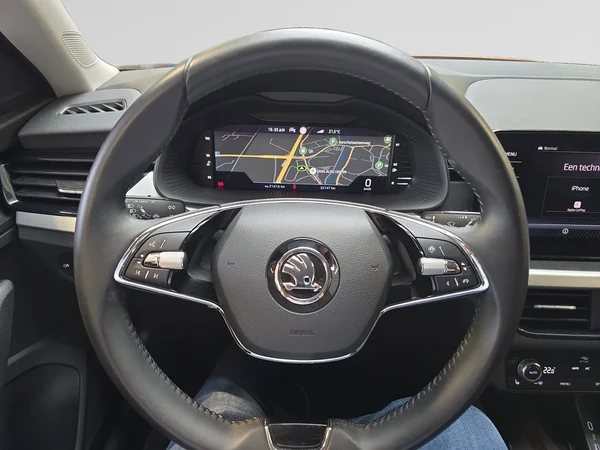 SKODA Kamiq (2024) — foto 14 van 18