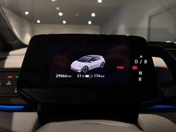 VOLKSWAGEN ID.3 (2024) — foto 2 van 18
