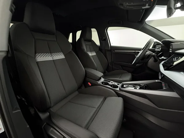 AUDI A3 Sportback (2025) — foto 16 van 18