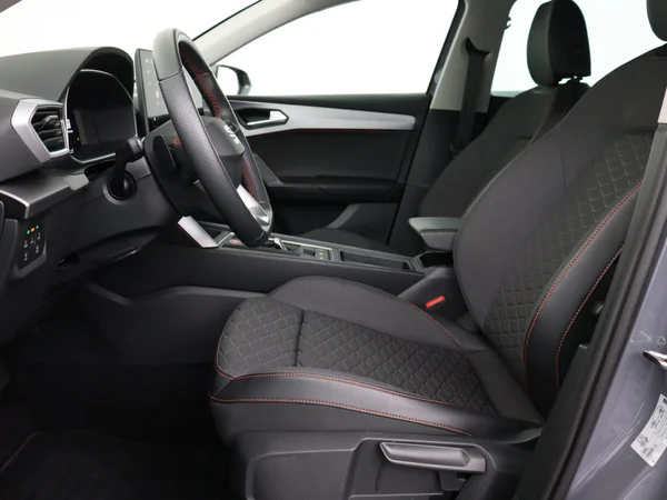 SEAT Leon (2024) — foto 2 van 28