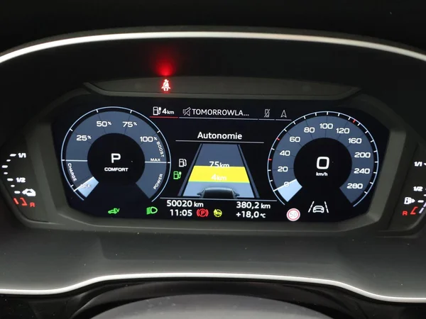 AUDI Q3 PHEV (2024) — foto 19 van 27