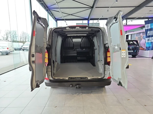 VOLKSWAGEN Transporter T7 30 Fou Swb (2026) — foto 27 van 27