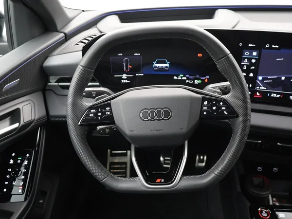 AUDI SQ6 e-tron (2025) — foto 7 van 28