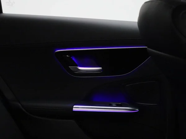 Mercedes-Benz C-Klasse (2023) — foto 49 van 60