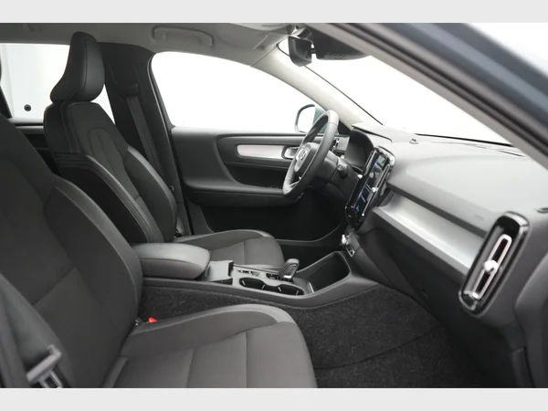 VOLVO XC40 (2020) — foto 9 van 25