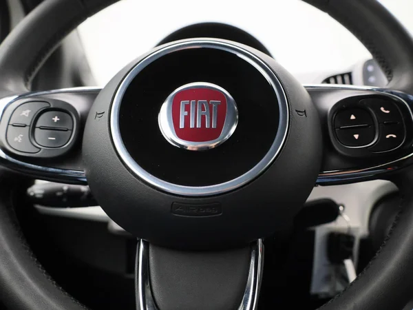 Fiat 500C (2023) — foto 26 van 40