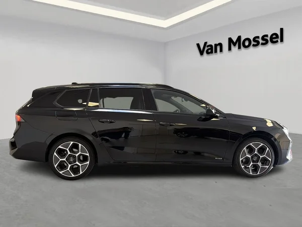Opel Astra (2023) — foto 22 van 26