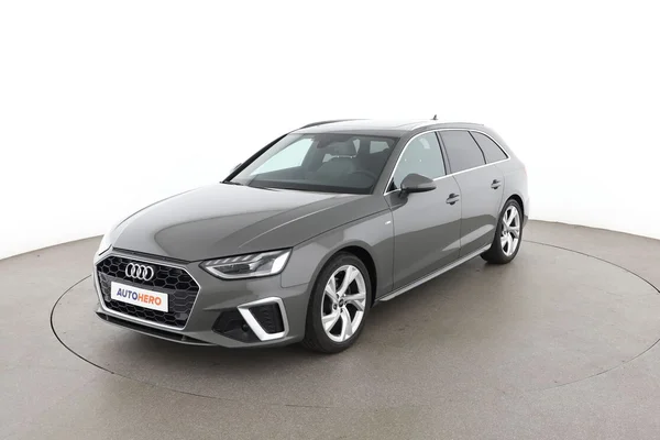 Audi A4 (2024) — foto 1 van 16