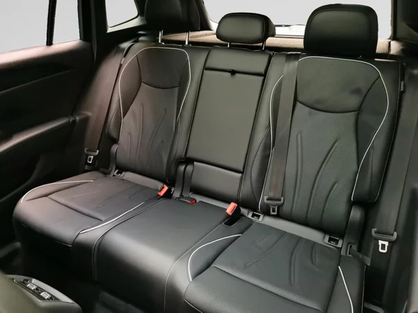 VOLKSWAGEN Tiguan (2026) — foto 10 van 23