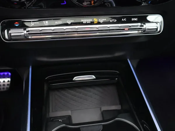 Mercedes-Benz GLA (2025) — foto 14 van 30