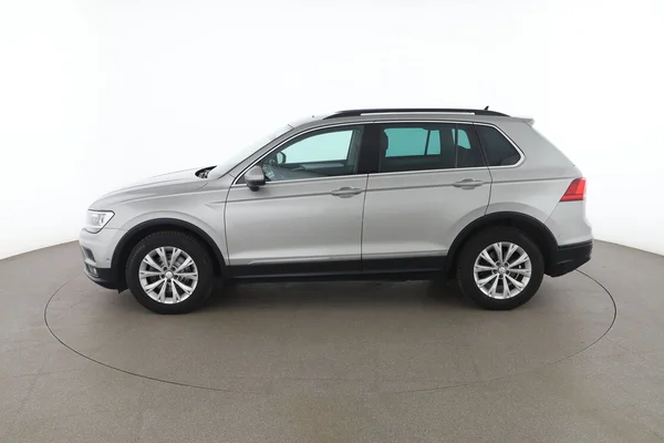 Volkswagen Tiguan (2019) — foto 9 van 16