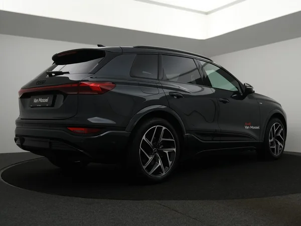 AUDI Q6 e-tron (2026) — foto 14 van 25