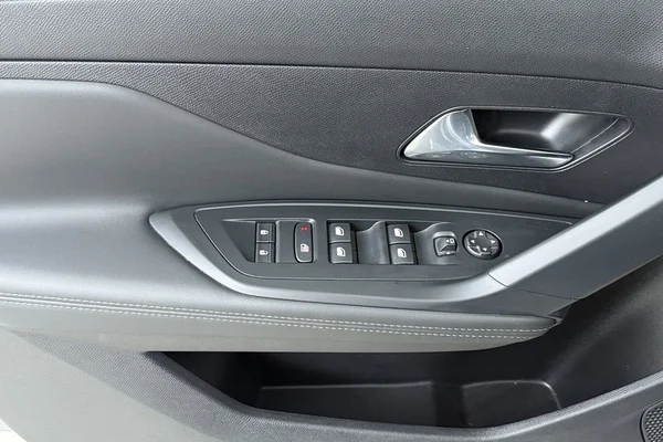 Peugeot 308 SW PHEV (2023) — foto 8 van 22