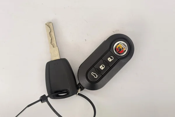 Abarth 595 (2021) — foto 5 van 27