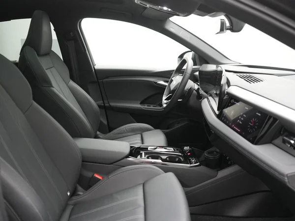 AUDI Q6 Sportback e-tron (2025) — foto 17 van 41