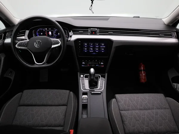 Volkswagen Passat (2022) — foto 44 van 44