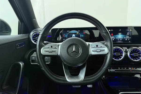 Mercedes-Benz A-Class (W177) (2021) — foto 2 van 22