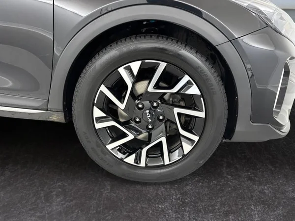 KIA XCeed (2023) — foto 27 van 27