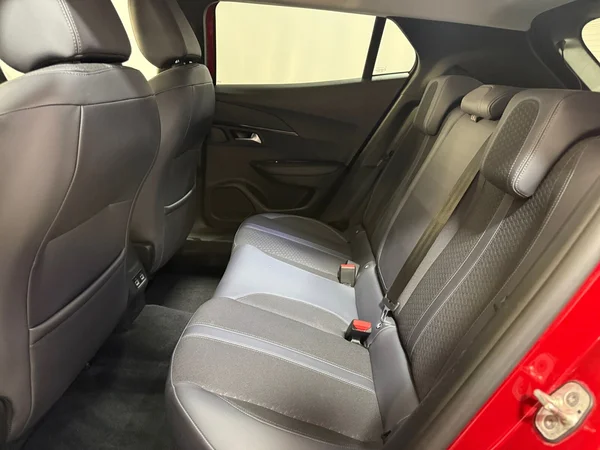 Peugeot 2008 (2020) — foto 19 van 29