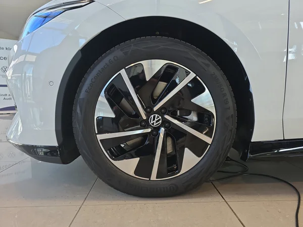 VOLKSWAGEN ID.7 (2024) — foto 20 van 22