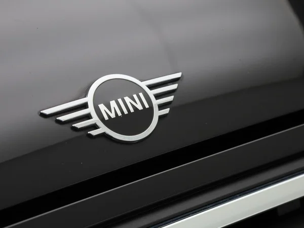 MINI Cooper (2023) — foto 25 van 40