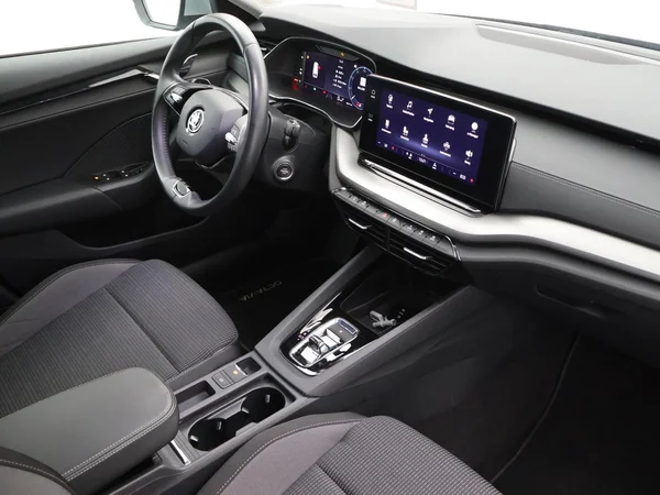 SKODA Octavia Combi PHEV (2023) — foto 16 van 22