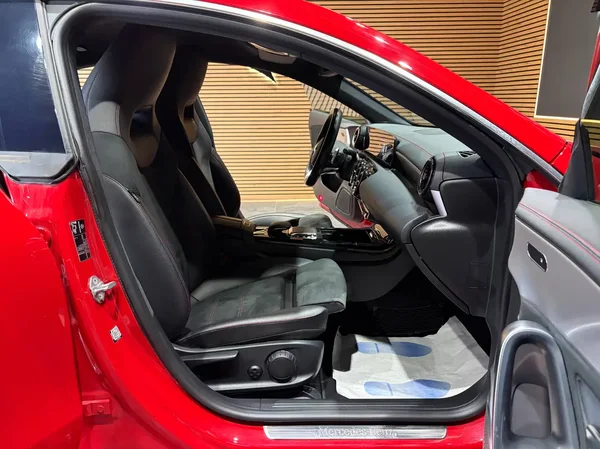 Mercedes-Benz Cla (2020) — foto 8 van 23