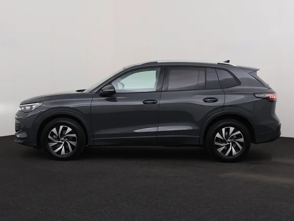 VOLKSWAGEN Tiguan (2025) — foto 6 van 19