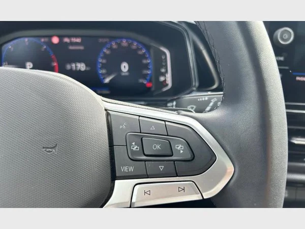 Volkswagen T-Roc (2023) — foto 14 van 29
