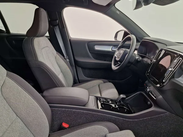 Volvo XC40 — foto 13 van 16