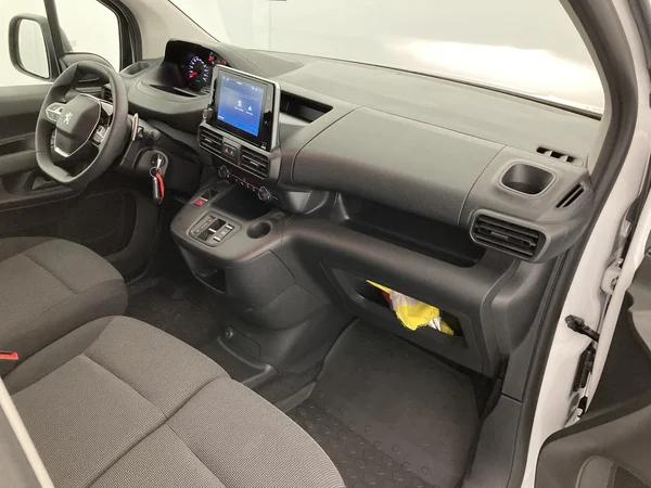 PEUGEOT Partner Van Swb (2024) — foto 16 van 36