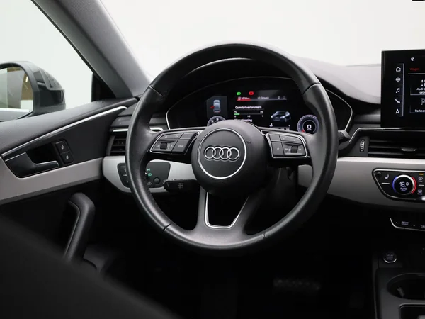 Audi A5 (2022) — foto 2 van 48
