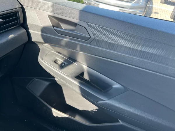 VOLKSWAGEN Caddy Maxi Cargo Dsl (2024) — foto 2 van 23