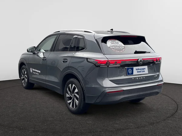 VOLKSWAGEN Tiguan (2025) — foto 18 van 24