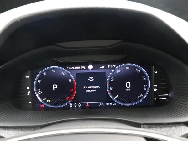 SKODA Kamiq (2024) — foto 8 van 17