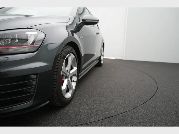 VOLKSWAGEN Golf VII GTI (2014) — foto 3 van 20