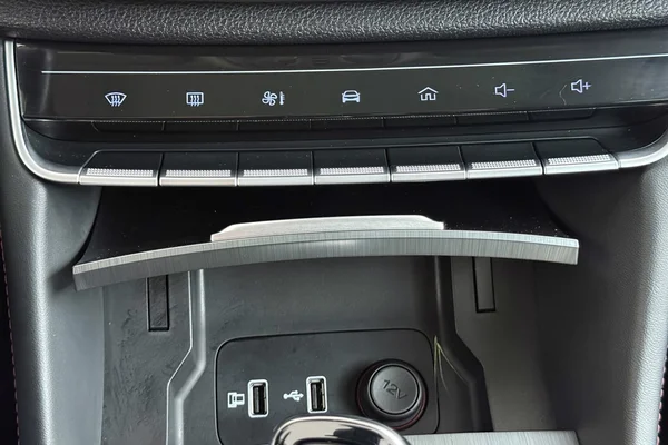 MG EHS PHEV (2023) — foto 19 van 33