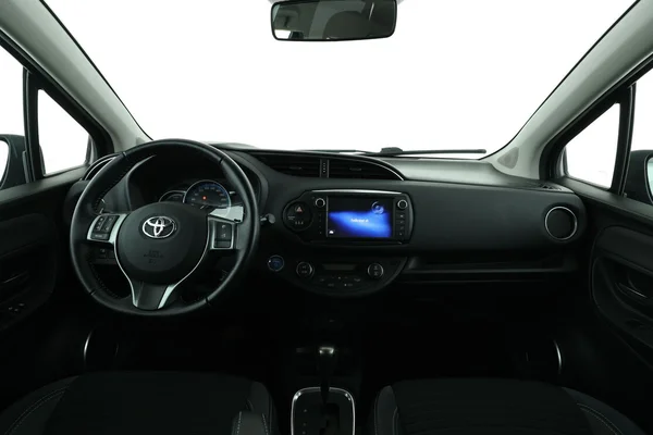 Toyota Yaris (2015) — foto 3 van 16